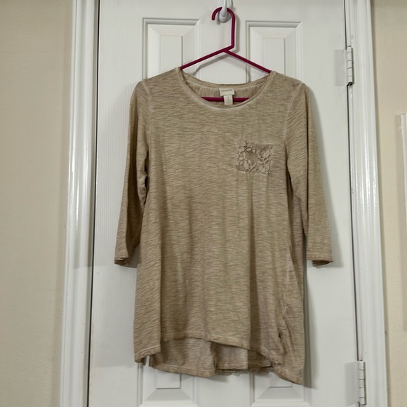 Tea colored Chicos t-shirt, with lace pocket and lace inset on back - Picture 1 of 2